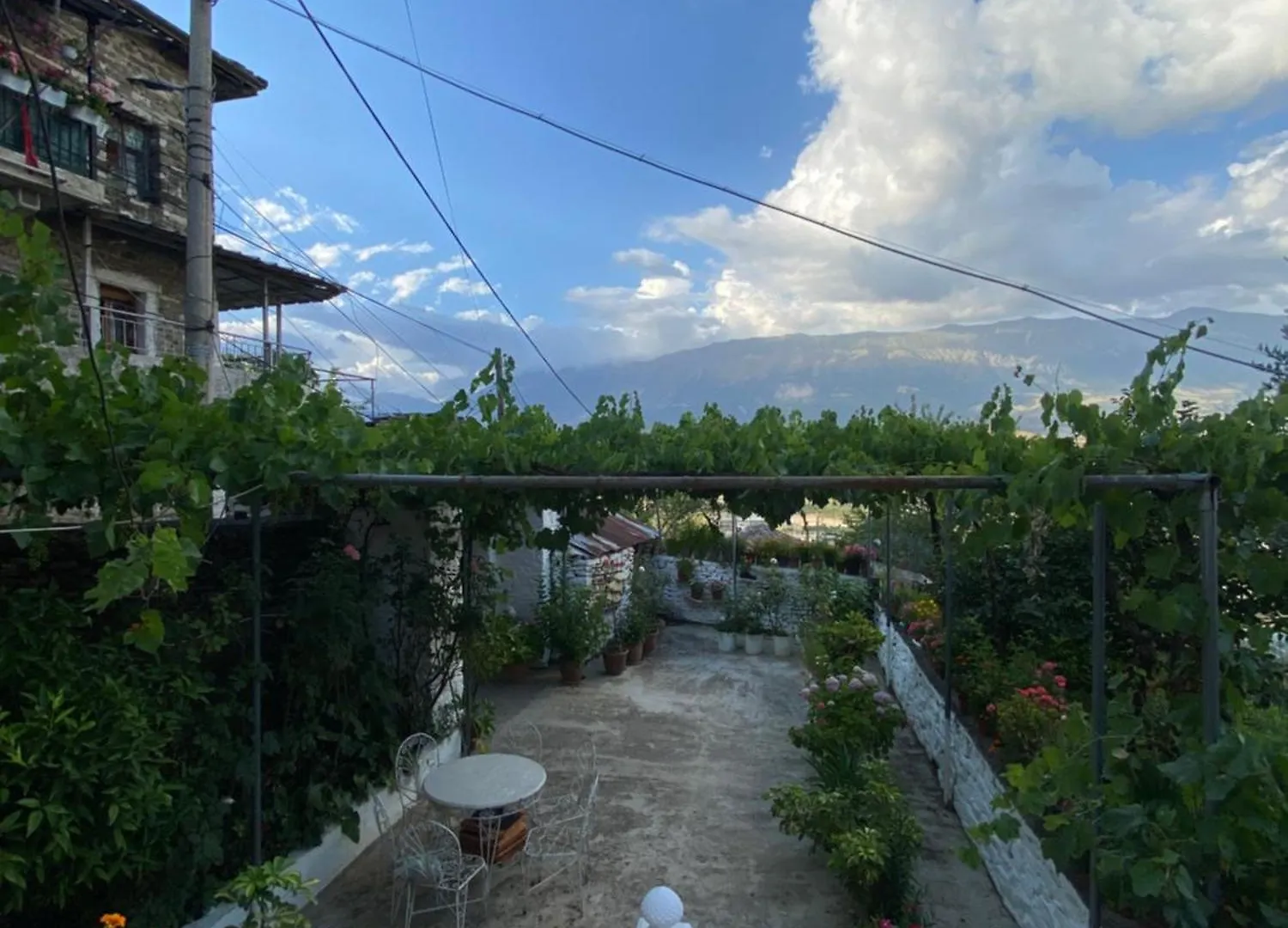 Stonetale Garden Guesthouse Gjirokaster 0*,