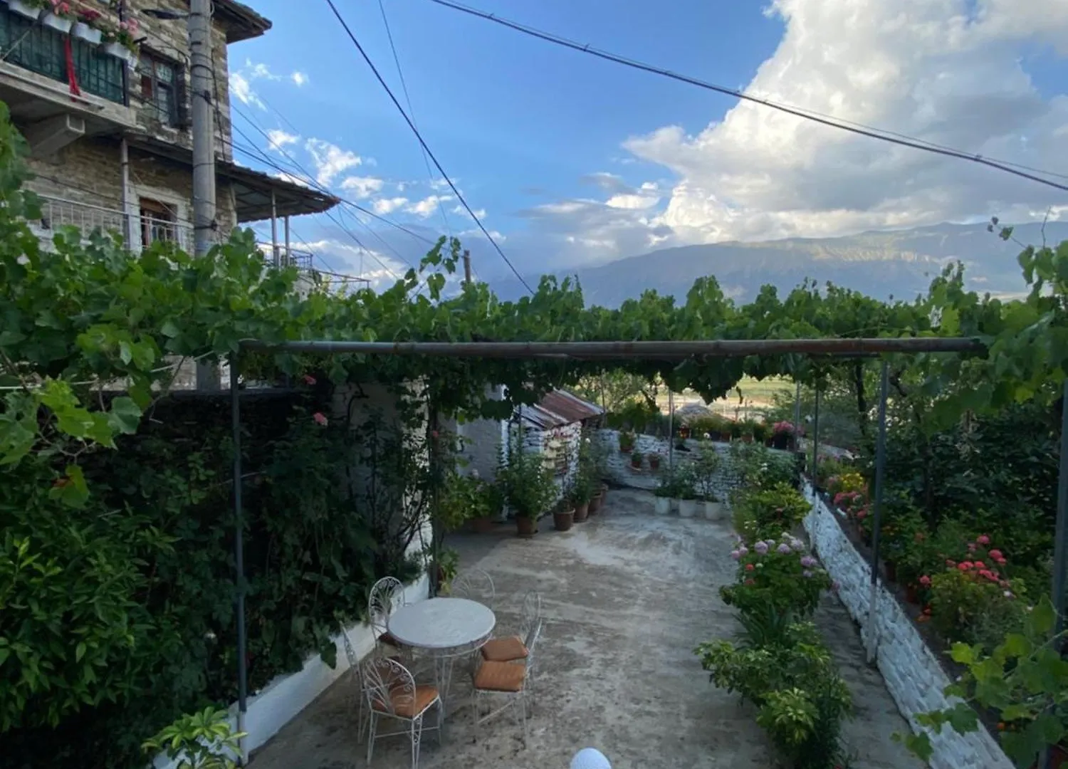 Stonetale Garden Guesthouse Gjirokaster