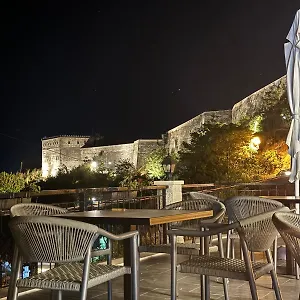 Guest house With Castle View, Gjirokaster